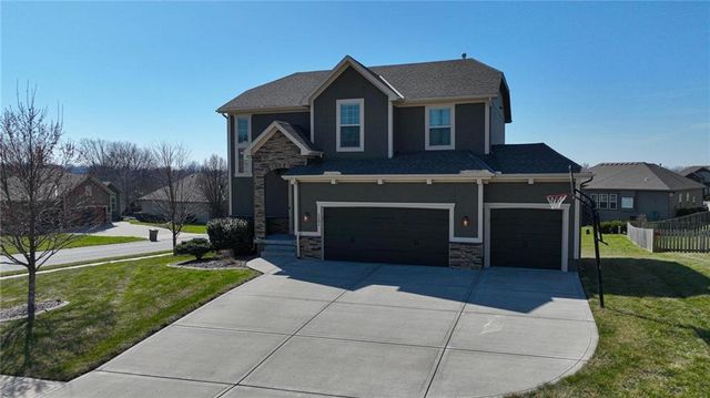 1201 Belinder Drive, Raymore, MO 64083