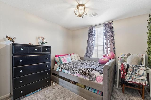 1201 Belinder Drive, Raymore, MO 64083