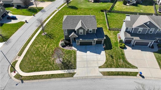 1201 Belinder Drive, Raymore, MO 64083