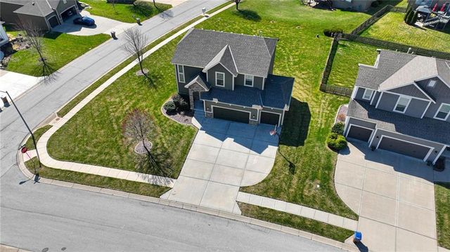 1201 Belinder Drive, Raymore, MO 64083