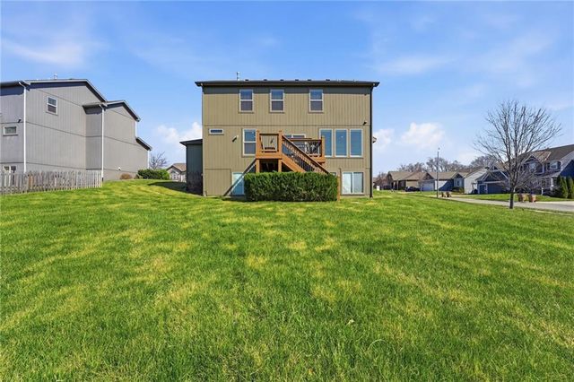 1201 Belinder Drive, Raymore, MO 64083