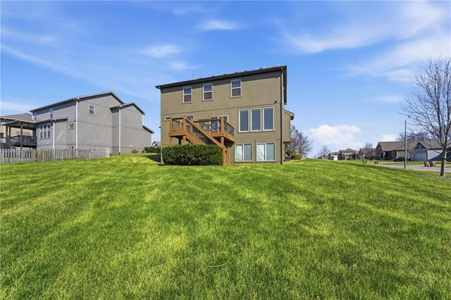 1201 Belinder Drive, Raymore, MO 64083