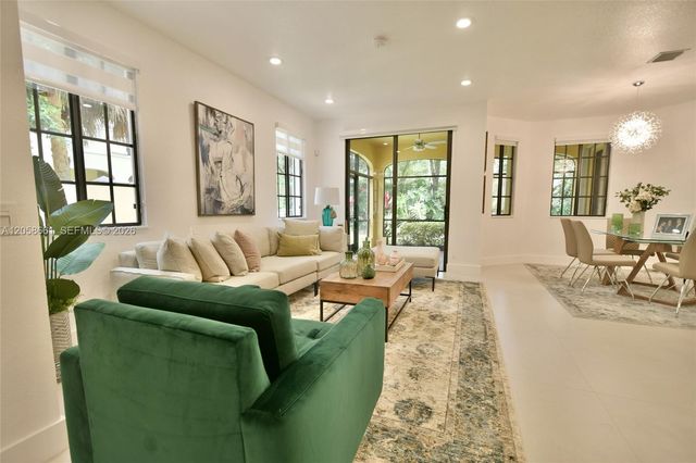 1515 Passion Vine Circle 21, Weston, FL 33326