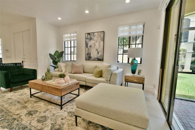 1515 Passion Vine Circle 21, Weston, FL 33326