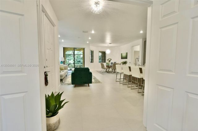 1515 Passion Vine Circle 21, Weston, FL 33326