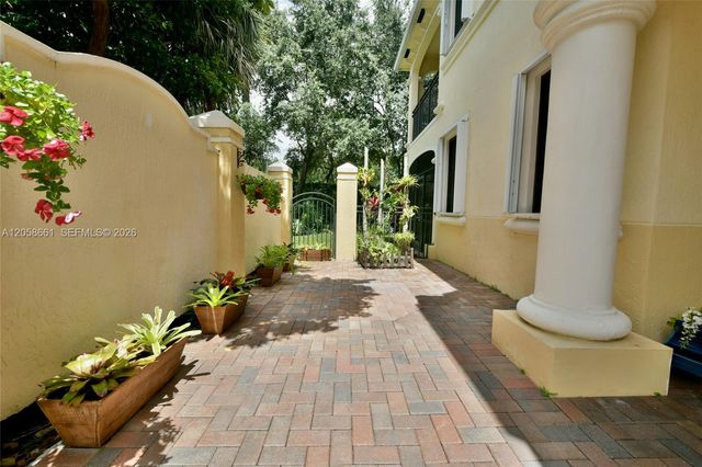 1515 Passion Vine Circle 21, Weston, FL 33326