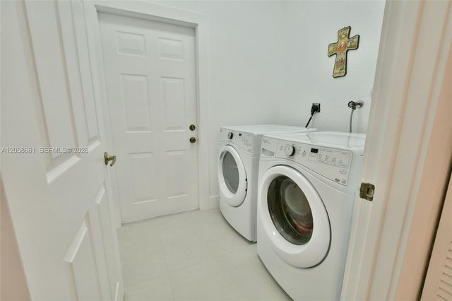 1515 Passion Vine Circle 21, Weston, FL 33326