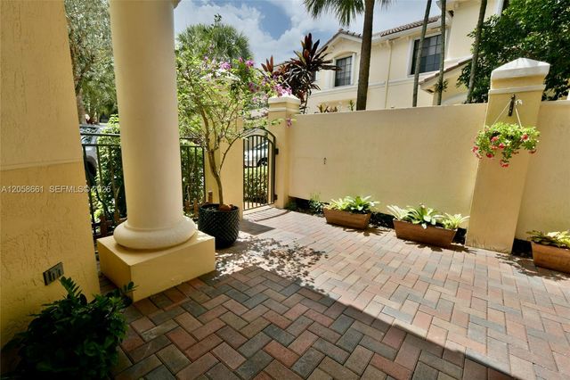 1515 Passion Vine Circle 21, Weston, FL 33326