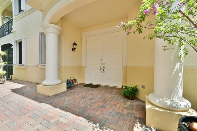 1515 Passion Vine Circle 21, Weston, FL 33326