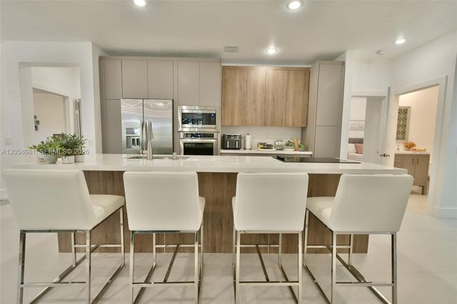 1515 Passion Vine Circle 21, Weston, FL 33326