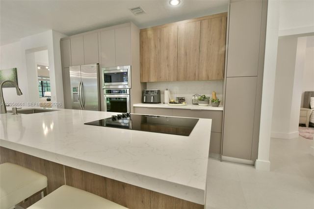 1515 Passion Vine Circle 21, Weston, FL 33326