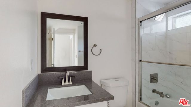 237 Rosemont Avenue, Los Angeles, CA 90026