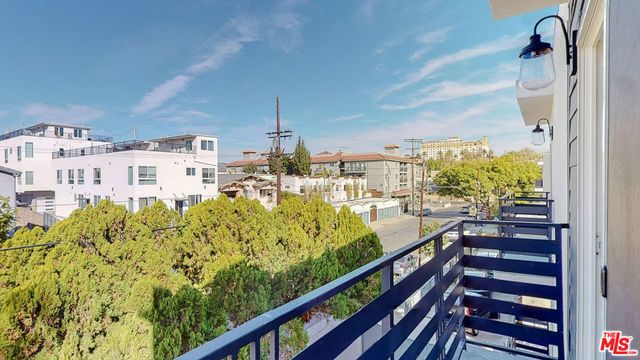 237 Rosemont Avenue, Los Angeles, CA 90026