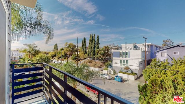 237 Rosemont Avenue, Los Angeles, CA 90026