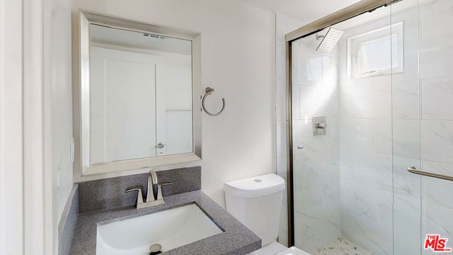 237 Rosemont Avenue, Los Angeles, CA 90026