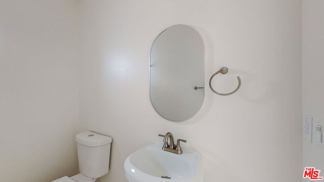237 Rosemont Avenue, Los Angeles, CA 90026