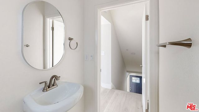 237 Rosemont Avenue, Los Angeles, CA 90026