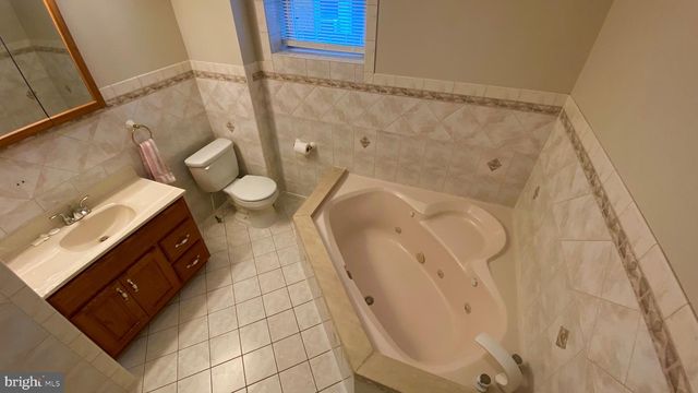 2223 NOBLE, West Lawn, PA 19609