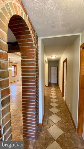 2223 NOBLE, West Lawn, PA 19609