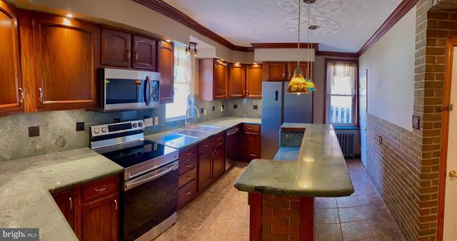 2223 NOBLE, West Lawn, PA 19609