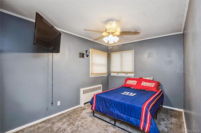 31 E June Street, Lindenhurst, NY 11757