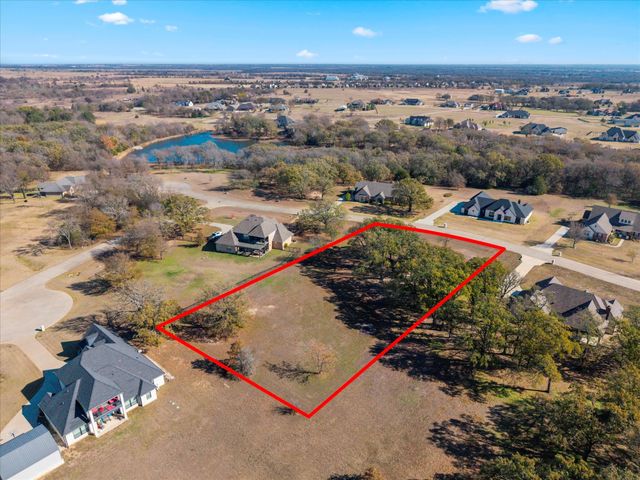 1055 Hidden Oaks Drive, Wills Point, TX 75169