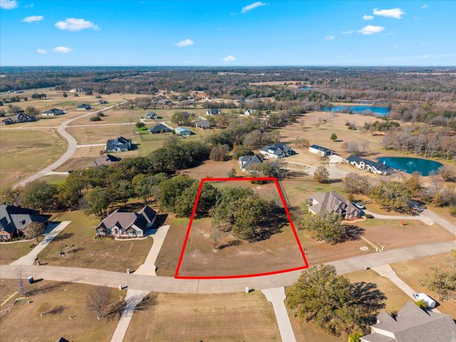 1055 Hidden Oaks Drive, Wills Point, TX 75169