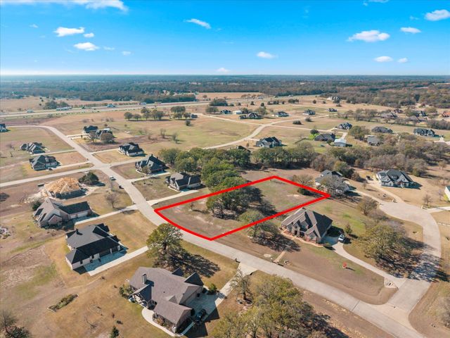 1055 Hidden Oaks Drive, Wills Point, TX 75169