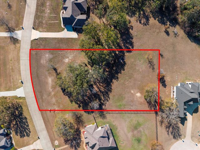 1055 Hidden Oaks Drive, Wills Point, TX 75169