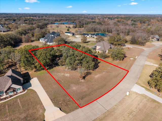 1055 Hidden Oaks Drive, Wills Point, TX 75169