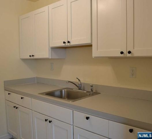 110 Midland Avenue 20B, Midland Park, NJ 07432