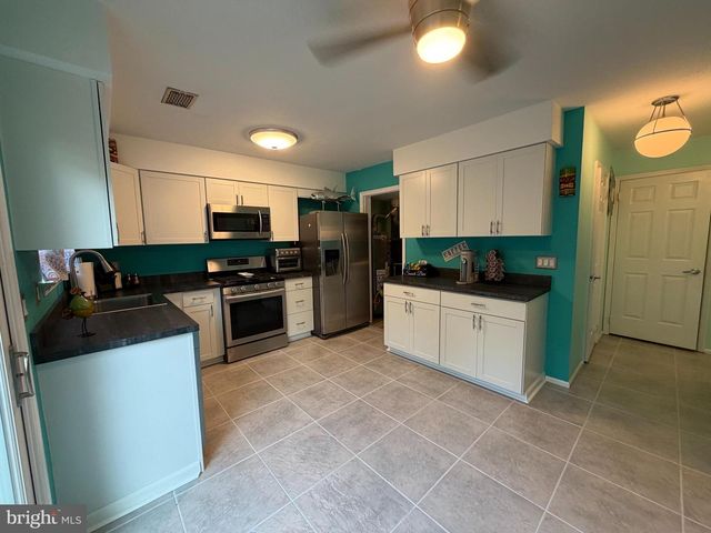 25 KENNEBEC CT, Bordentown, NJ 08505