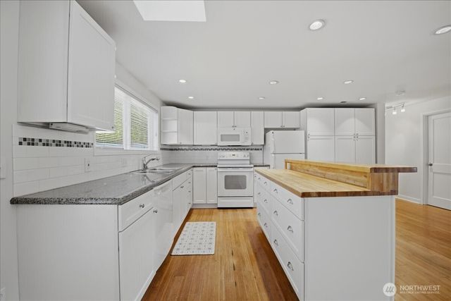5603 240th Street SW, Mountlake Terrace, WA 98043
