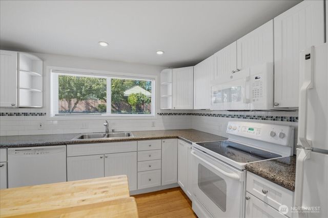 5603 240th Street SW, Mountlake Terrace, WA 98043