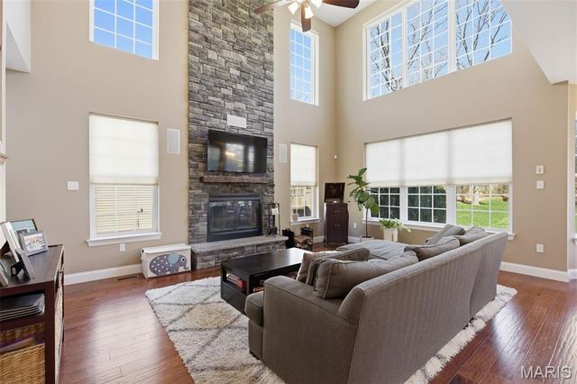 7 E Villa Avenue, Olivette, MO 63132