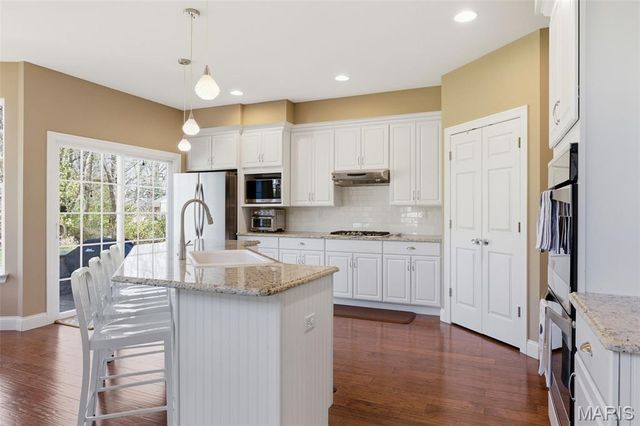 7 E Villa Avenue, Olivette, MO 63132