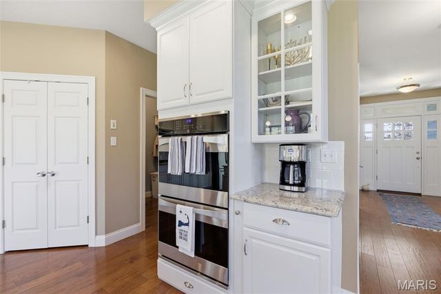 7 E Villa Avenue, Olivette, MO 63132