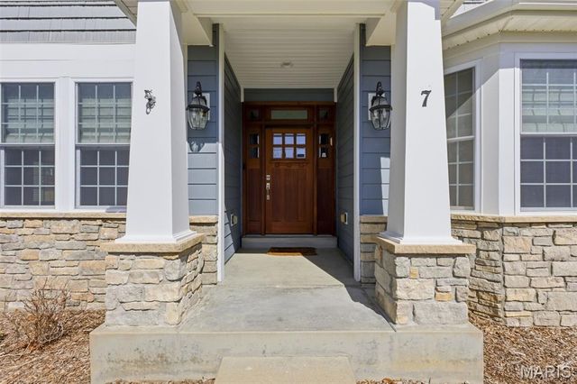 7 E Villa Avenue, Olivette, MO 63132