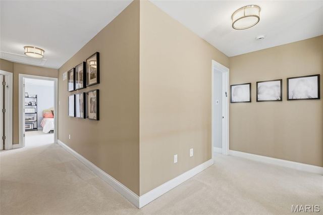 7 E Villa Avenue, Olivette, MO 63132