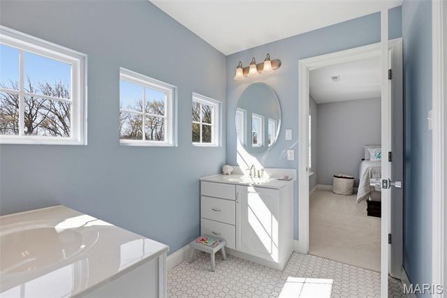 7 E Villa Avenue, Olivette, MO 63132