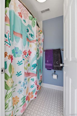 7 E Villa Avenue, Olivette, MO 63132