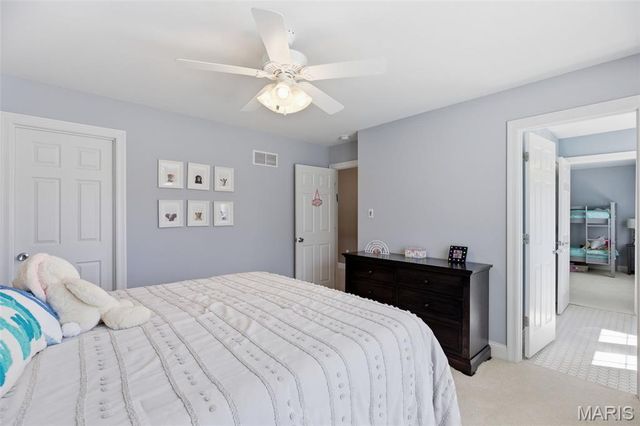 7 E Villa Avenue, Olivette, MO 63132