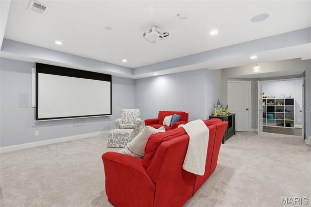 7 E Villa Avenue, Olivette, MO 63132