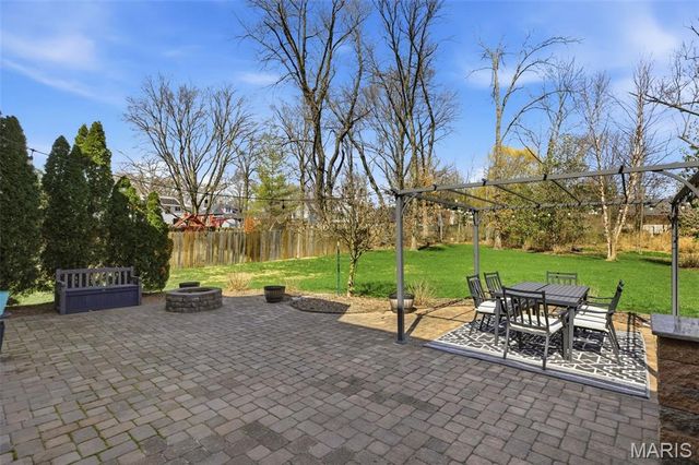 7 E Villa Avenue, Olivette, MO 63132