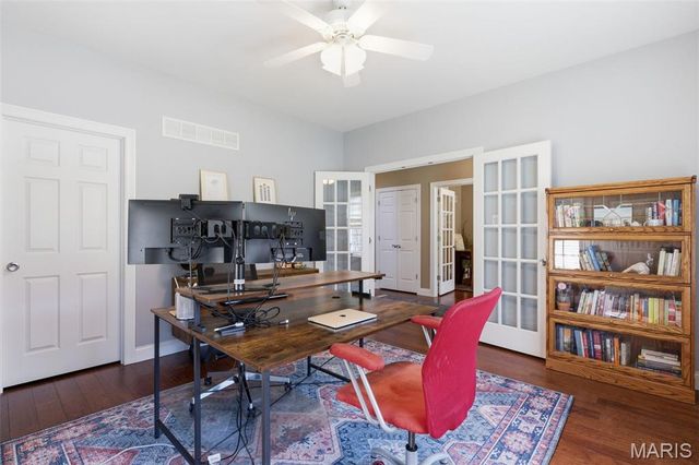 7 E Villa Avenue, Olivette, MO 63132