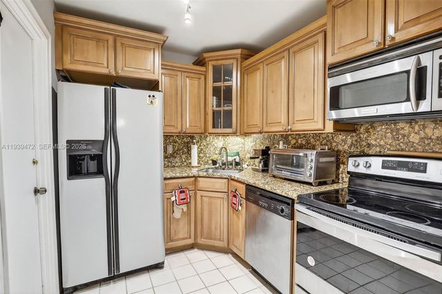 124 NE 19th Ct 110B, Wilton Manors, FL 33305