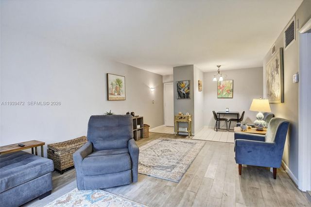 124 NE 19th Ct 110B, Wilton Manors, FL 33305