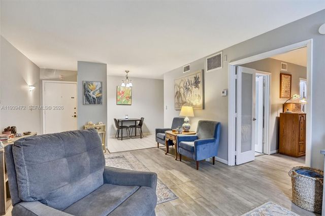 124 NE 19th Ct 110B, Wilton Manors, FL 33305