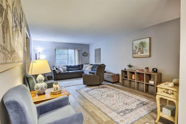 124 NE 19th Ct 110B, Wilton Manors, FL 33305