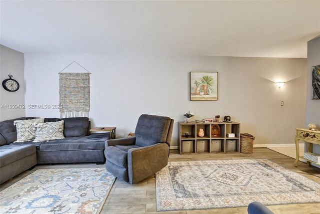 124 NE 19th Ct 110B, Wilton Manors, FL 33305